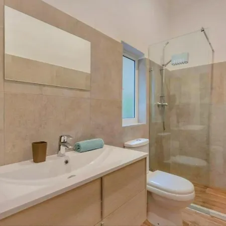 In The Heart Of & Minute Away From The Beach, Longest Promenade, Clubs, Shops & Restaurants * Sliema